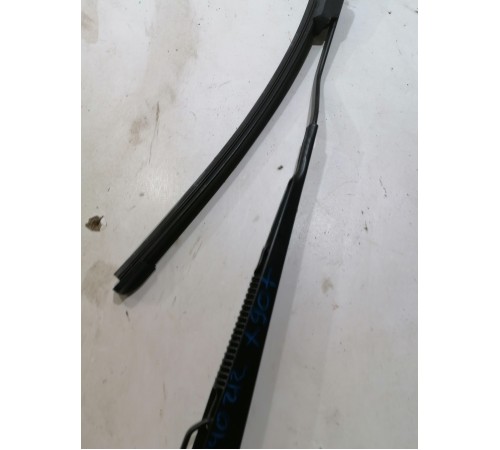 Поводок стеклоочистителя левый, водительский