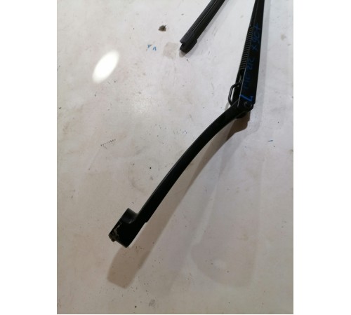 Поводок стеклоочистителя левый, водительский