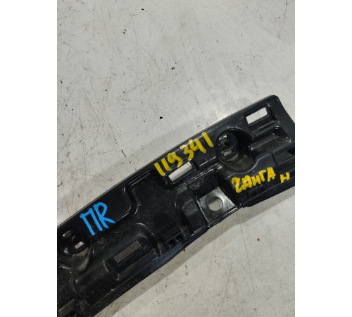 Кронштейн переднего бампера правый