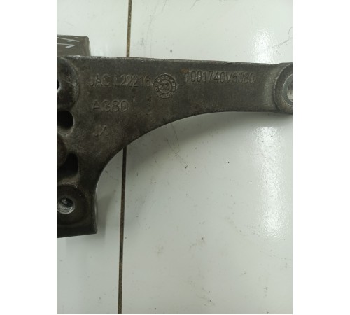 Кронштейн опоры двигателя левый