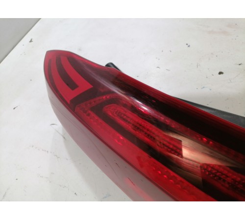 Фонарь задний левый внешний