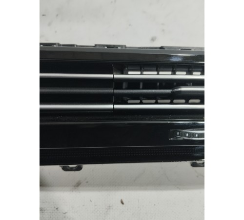 Воздушный дефлектор передний правый