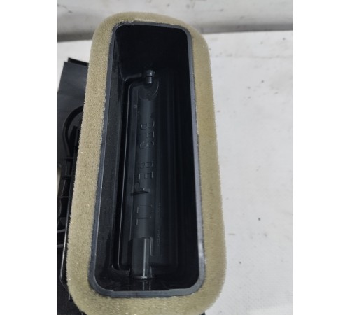 Воздушный дефлектор передний правый