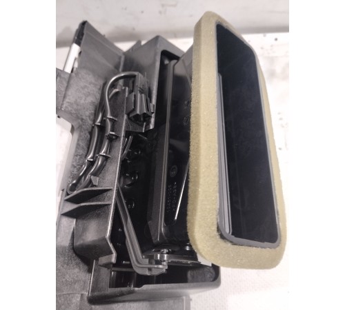 Воздушный дефлектор передний правый