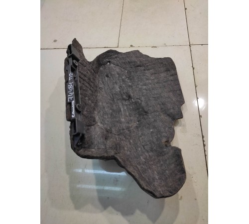 Пыльник двигателя (правый)