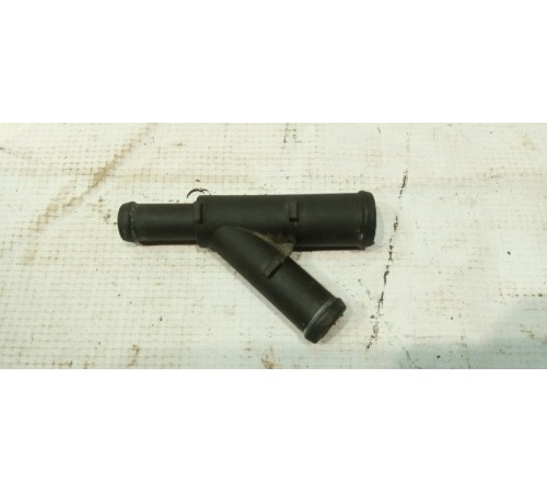 Тройник патрубков