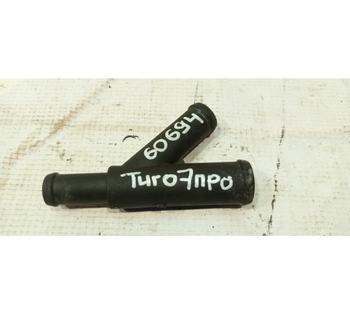 Тройник патрубков