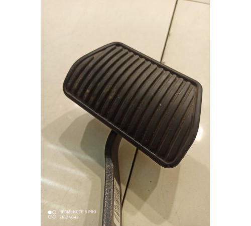 Педаль тормоза