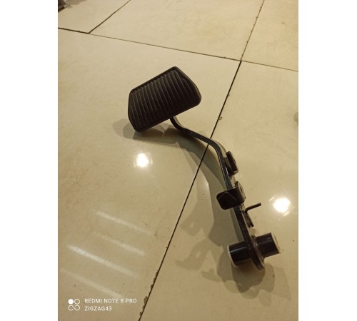 Педаль тормоза