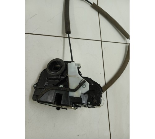 Замок двери задний левый