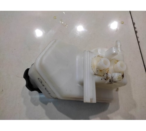 Бачок главного тормозного цилиндра