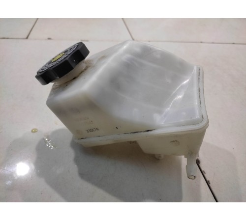 Бачок главного тормозного цилиндра