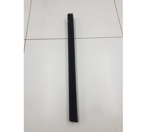 Уплотнитель стекла задний левый внутренний