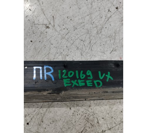 Уплотнитель двери передний правый