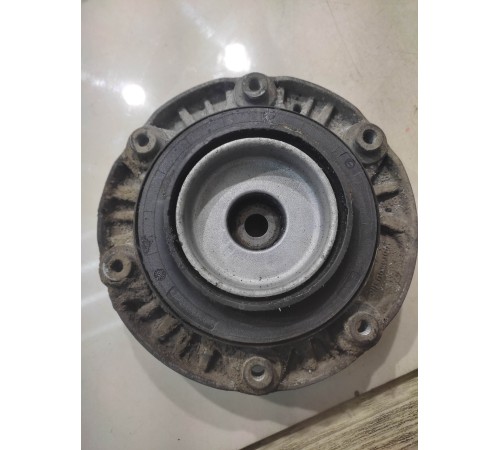 Опора переднего амортизатора (правая)