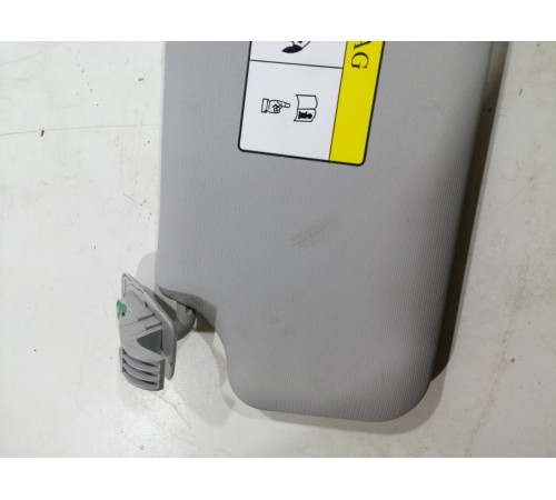 Козырек солнцезащитный правый