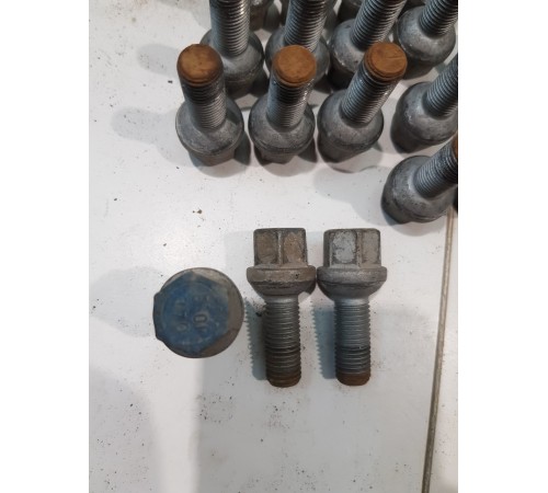 Комплект колесных болтов 20 шт.