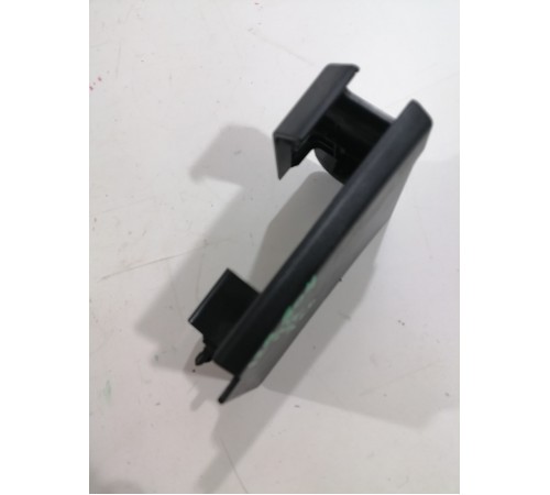 Накладка крепления переднего левого сиденья правая