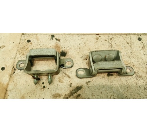 Петли крышки багажника