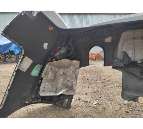 Задний бампер в сборе