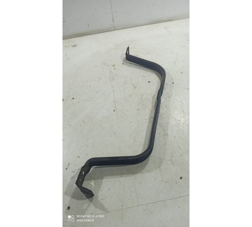 Крепление топливного бака