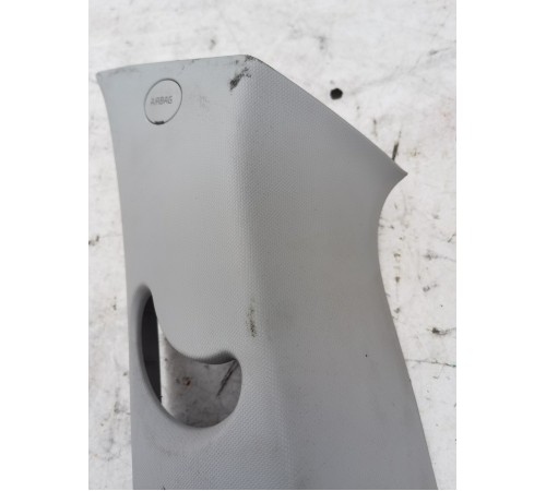 Обшивка задней стойки правая верхняя