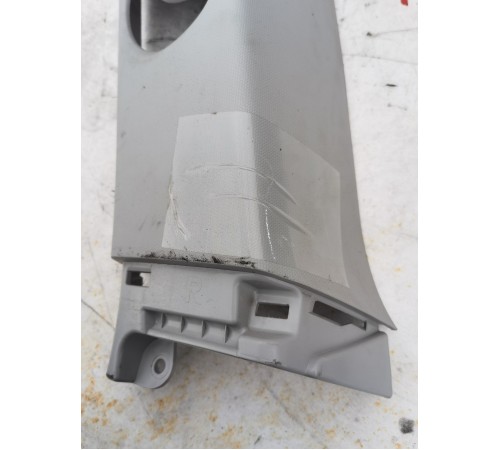 Обшивка задней стойки правая верхняя