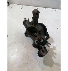 Кулак поворотный передний левый