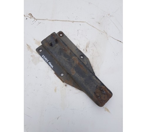 Кронштейн лямки бензобака