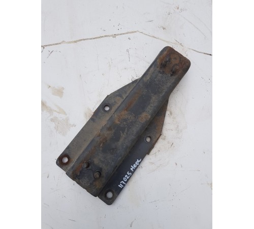 Кронштейн лямки бензобака