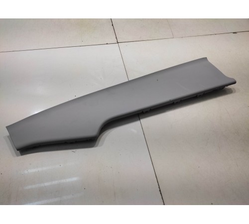 Пластик салона (правый)