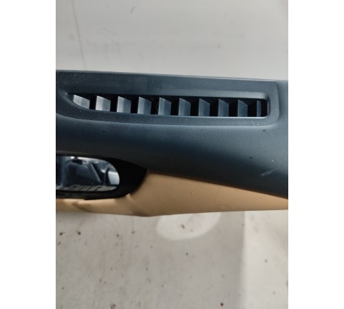 Обшивка двери передняя левая