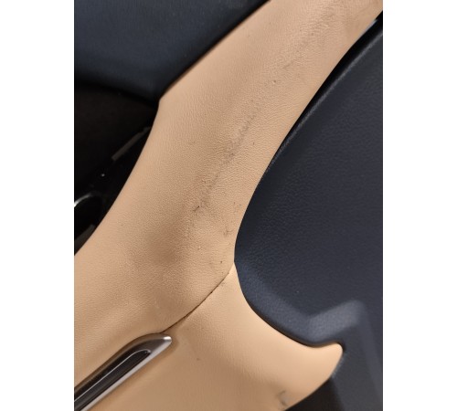 Обшивка двери передняя левая