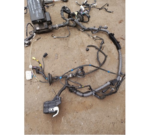 Электропроводка подкапотная с монтажным блоком