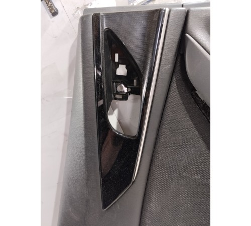 Обшивка двери задняя левая