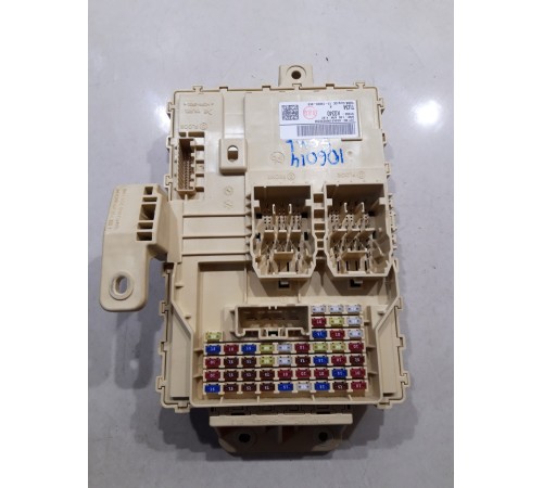 Блок предохранителей (салонный)