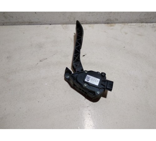 Педаль акселератора