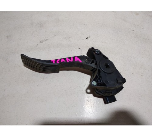 Педаль акселератора