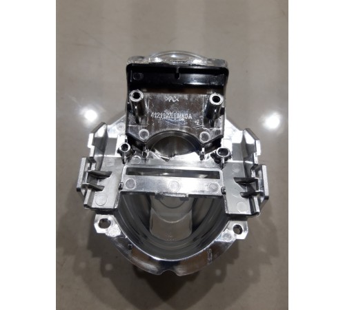 Линза фары (передняя правая)