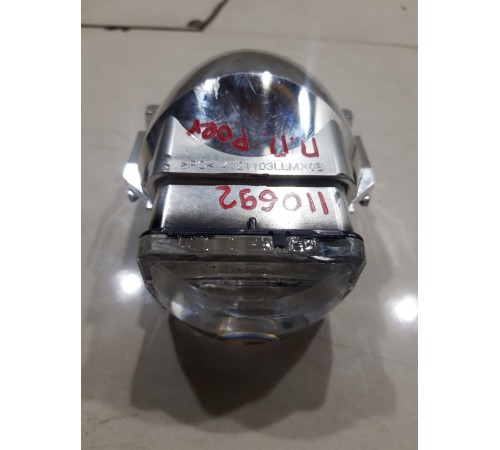 Линза фары (передняя правая)