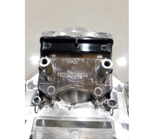 Линза фары (передняя правая)