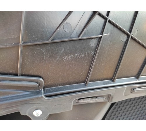 Обшивка двери (передняя, правая)