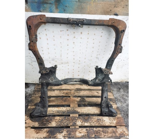 Балка подвески передняя (подрамник)