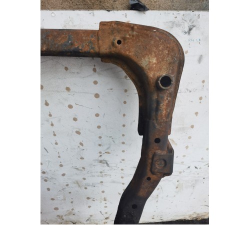 Балка подвески передняя (подрамник)