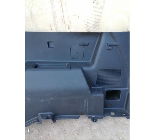 Обшивка багажника правая 