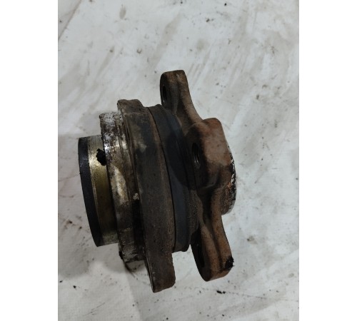 Ступица задняя левая