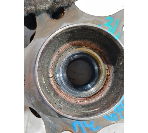 Ступица задняя левая