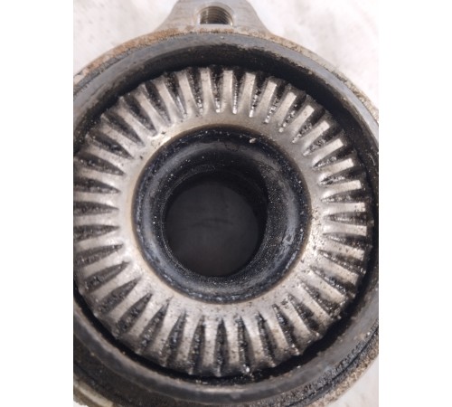 Ступица задняя левая