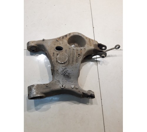 Рычаг подвески (задний, правый)