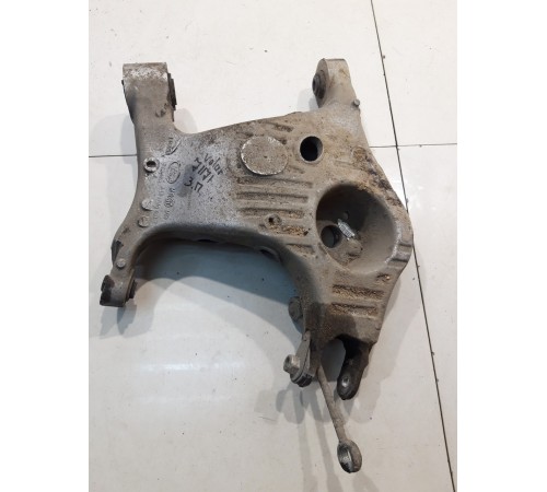 Рычаг подвески (задний, правый)